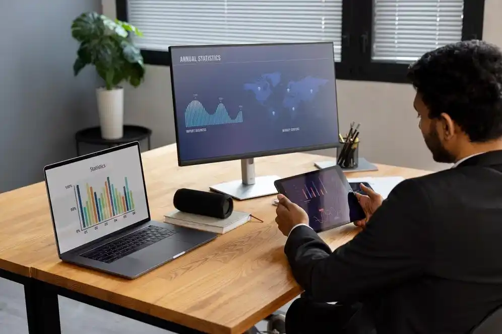 Monitoring and Optimizing Onsite Teams